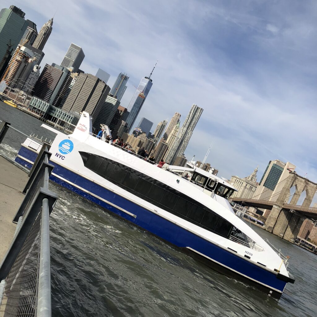 Ferry East River - NYC