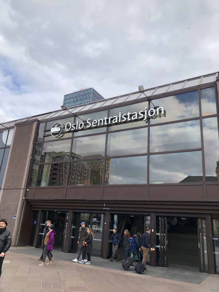 Oslo Sentralstasjon - Oslo Central Station