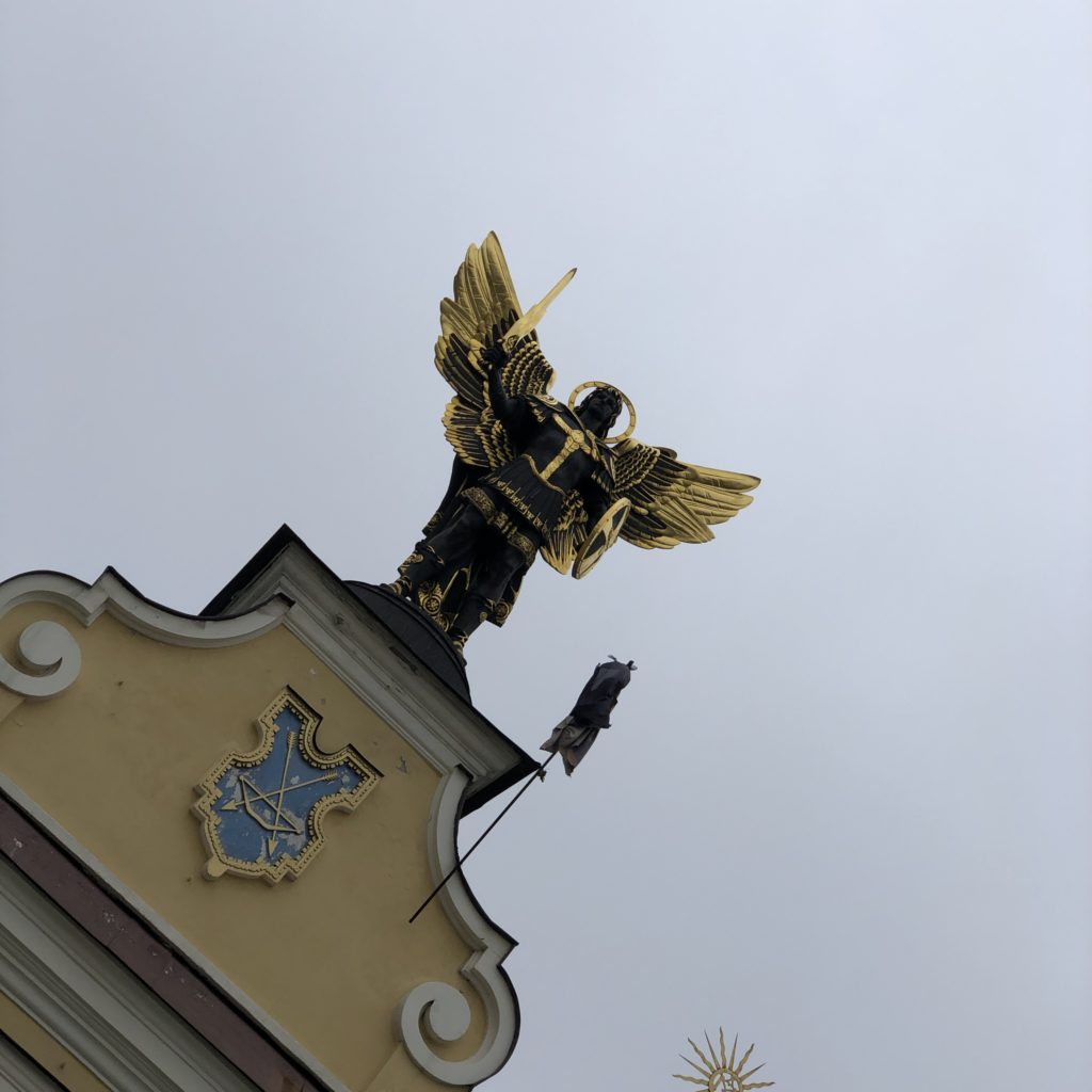 Monumento ao Arcanjo Miguel - Kiev